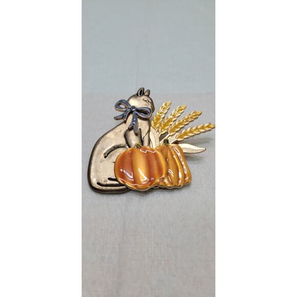 Kenneth Cole Signed Gold Tone Fall Pumpkin Cat Blue Gem Bowtie Brooch 2.5" x 2" - Picture 2 of 4